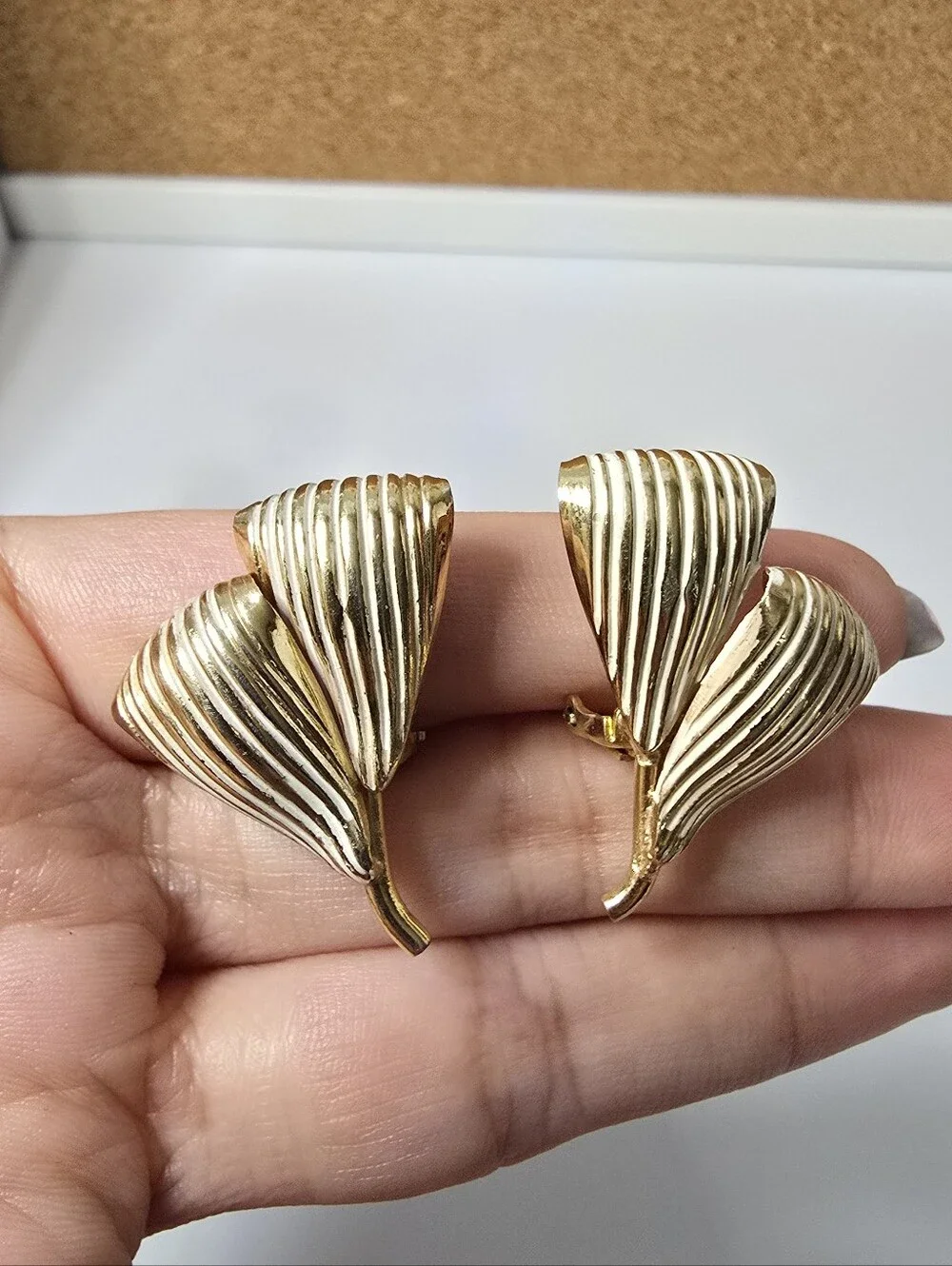 Vintagr Kramer Gold-Tone Leaf Clip-On Earrings